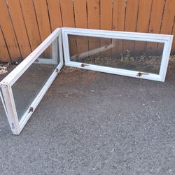 2 - Doublepane Windows 46x18 Wood