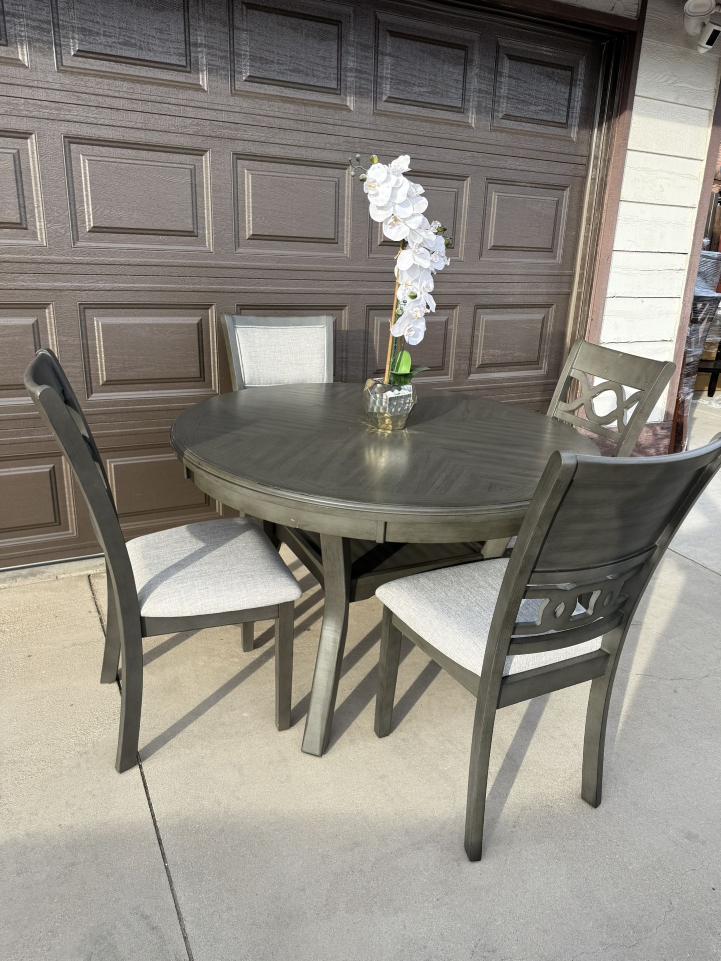 Beautiful Gray Dining Table Set 