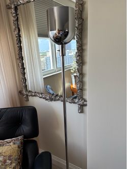 Standing light fixture