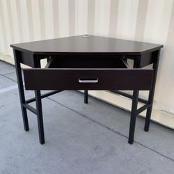 New In Box 32x32x30 Inch Tall Corner Writing Study Office Computer Desk Space Saving Table With Drawer Dark Brown Top 