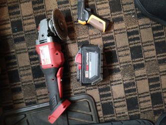 Milwalkie  Grinder With  Milwalkie  12.0 M18 Red Lithuim  Battery 