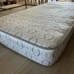 Twin Mattress - Like New Condition 