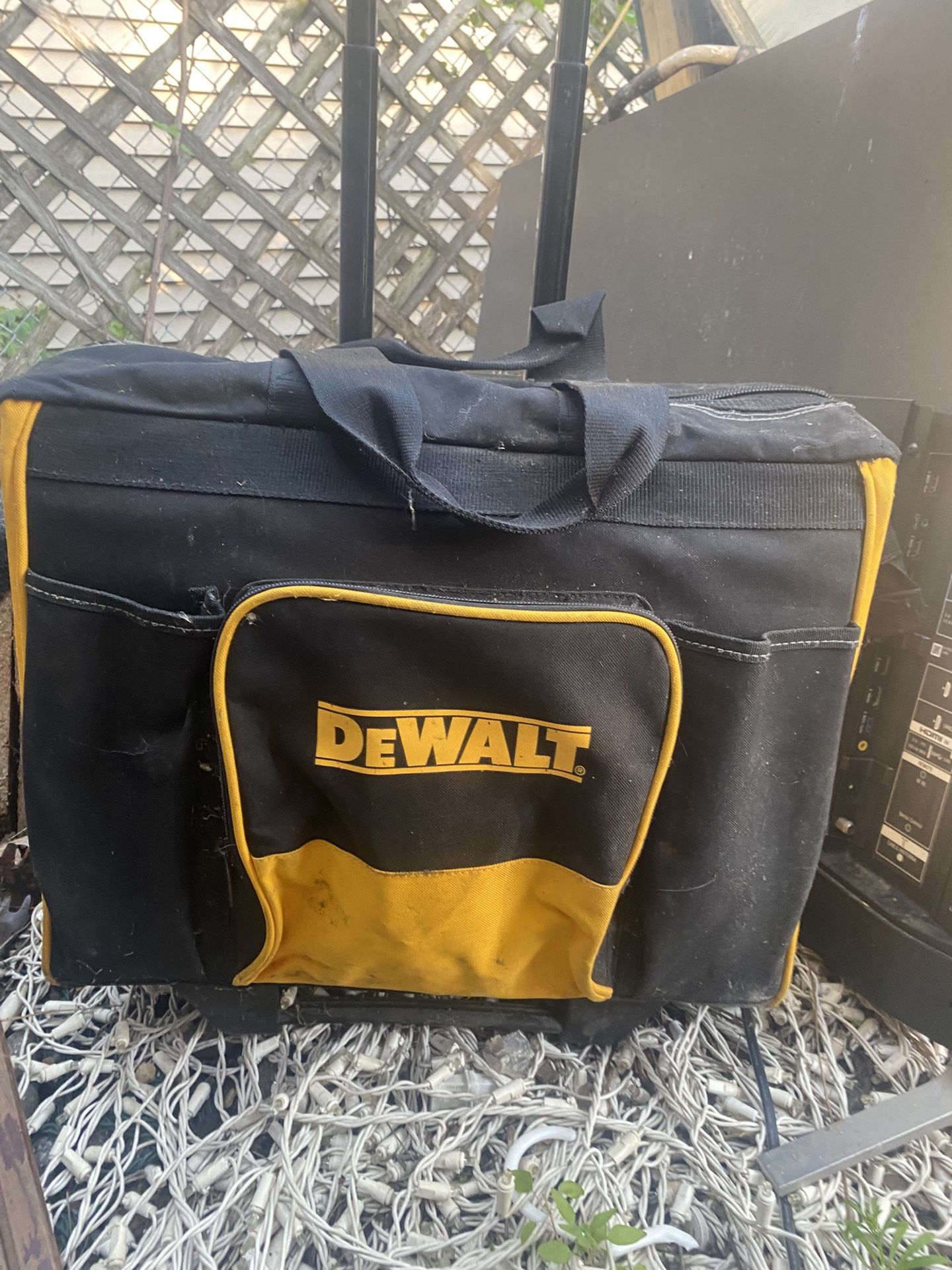 dewalt tools bag