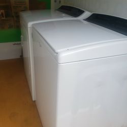  Whirlpool Cabrio top-load washer and front-load electric Set