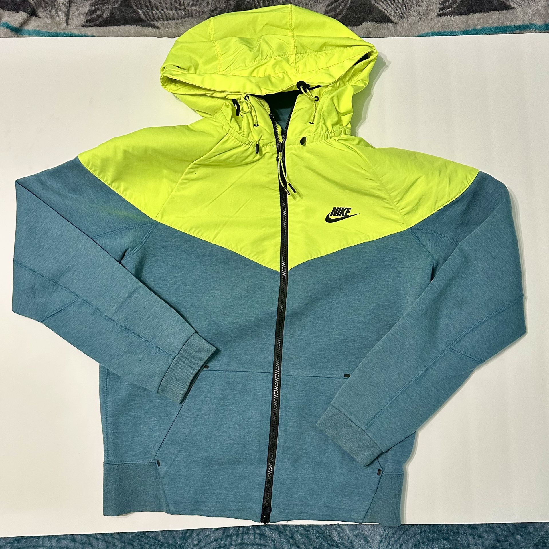 NIKE TECH FLEECE MENS FULL ZIP WINDRUNNER JACKET- VOLT/LIGHT HUNTER GREEN