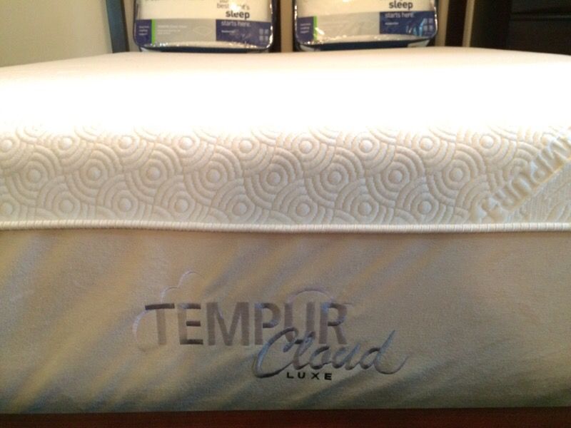 Tempur Pedic Cloud Luxe Mattress (Queen)