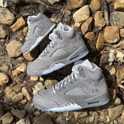 Jordan Retro 5 Wolf Greys size 7Y 8.5W