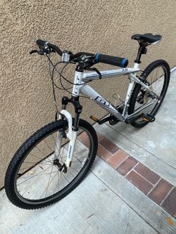 GT aggressor 3.0 hard tail Mountain bike