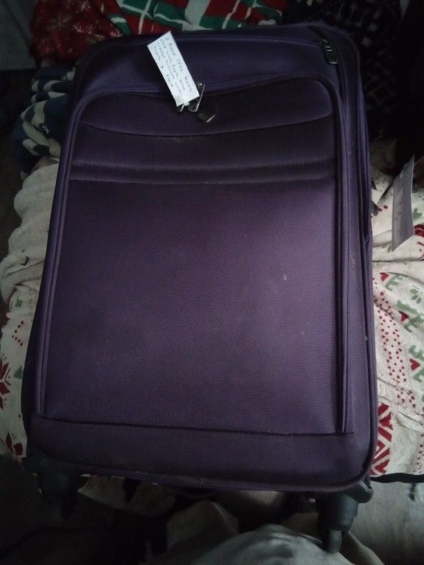 8 Roller Luggage Suitcases