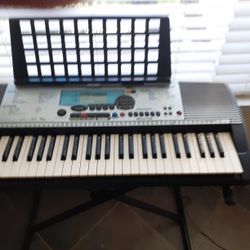 Clean Used Yamaha PSR-225GM Programmable Multi voice Keyboard