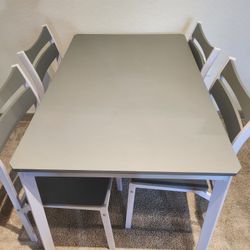 Dining table and chair set