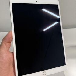 Apple iPad Pro 10.5 1st 256Gb Cell Batt 100 