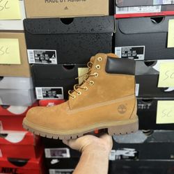   Timberland 6" Premium Waterproof Boots size 10 USED But Clean