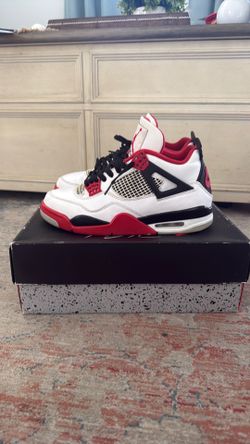 Size 9 fire red Jordan 4