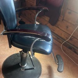 BARBER CHAIR