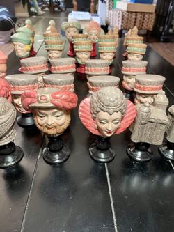 LARGE CHESS SET (5”)