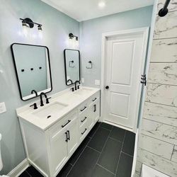 ✨ Luxury Custom Double-Sink Vanity — New Year’s Blowout ✨
Elevate your bathroom with a custom-built, all-wood shaker vanity, designed for timeless ele