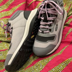Keen Women’s Hiking Shoes Sz 7.5