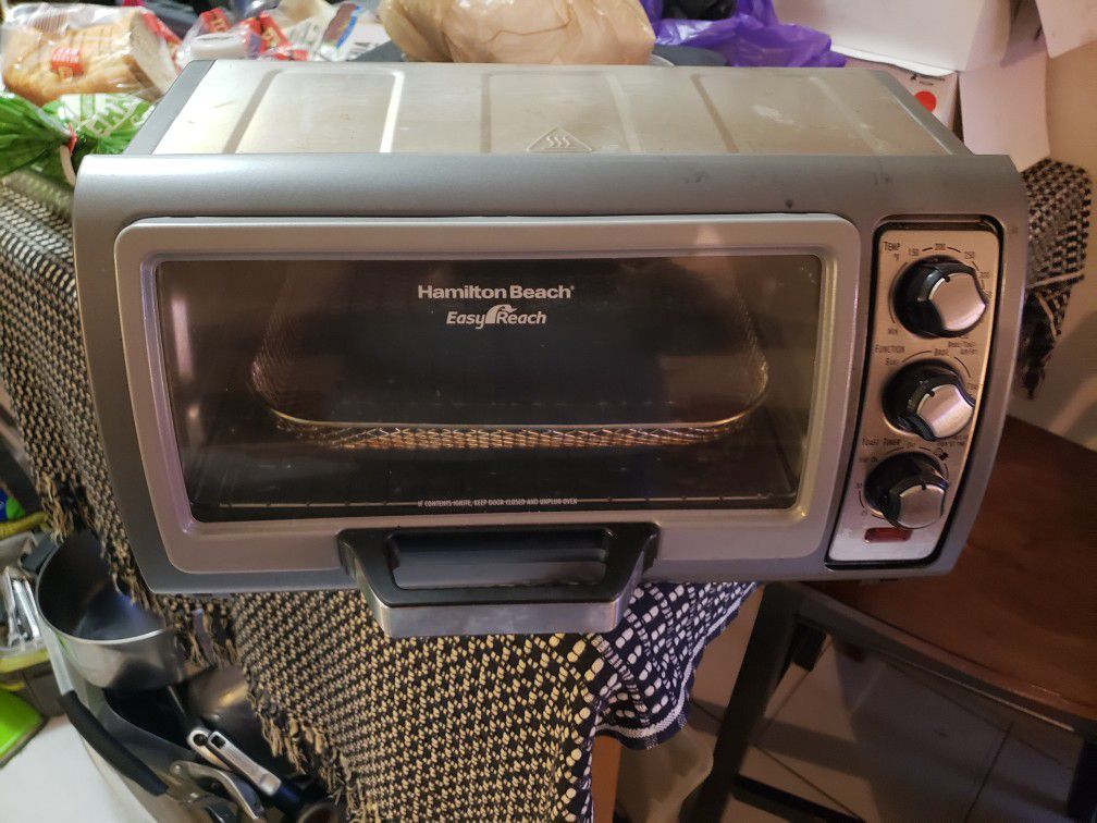 Hamilton Beach Easy Reach Toaster Oven 