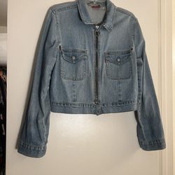 Levi’s cotton Jeans ripped jacket, size XL, 