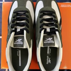 New Men’s Reebok Classic Sneakers Size 10