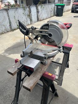 Skilsaw with Stands