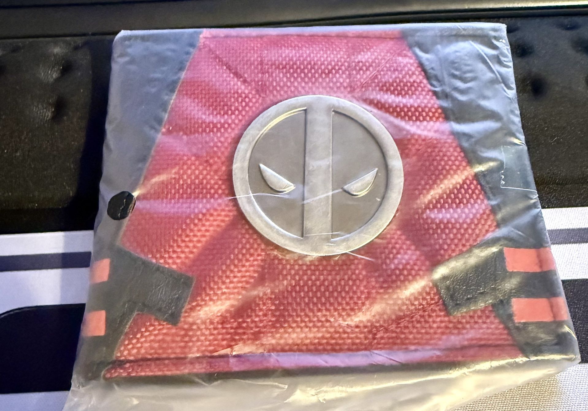 Marvel DeadPool Men’s Bifold Wallet