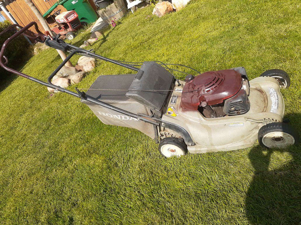 Honda self propelled lawnmower lawn mower