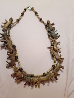 Collar de África $ 25