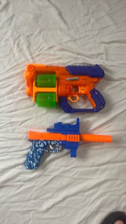 Adventure force two barrel blaster plus noisemaking toy gun Adventure force two barrel blaster plus noisemaking toy gun.