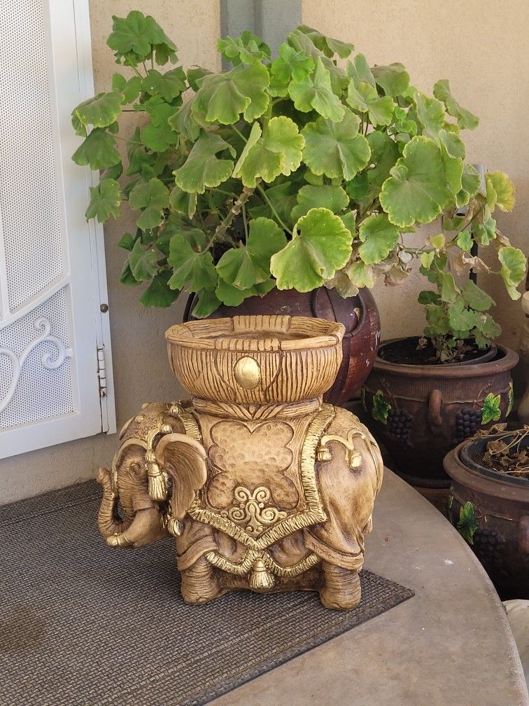 Elephant Pot