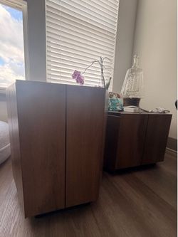 Pair of coffee tables with storage