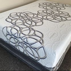 King Size Sky Comfort Bamboo Cool Memoryfoam Matresandboxspring!!!!