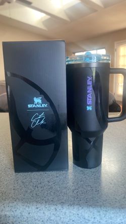 Stanley tumbler 40 oz