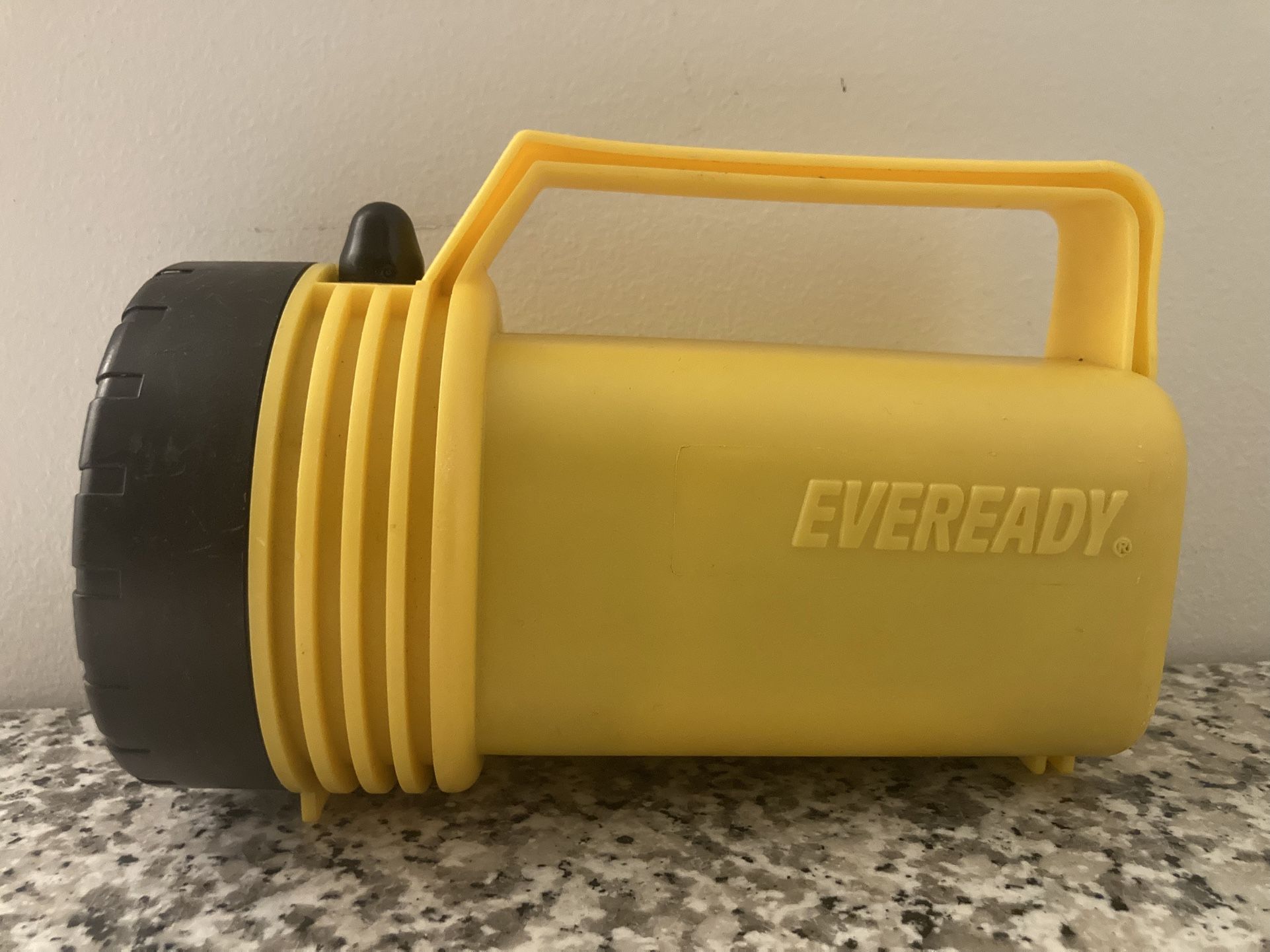 EVEREADY FLASHLIGHT π¦