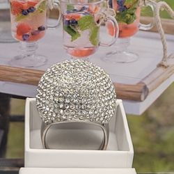 UNIQUE HUGE ZIRCONIA DIAMONDS PAVE SILVER RING. Sz9
