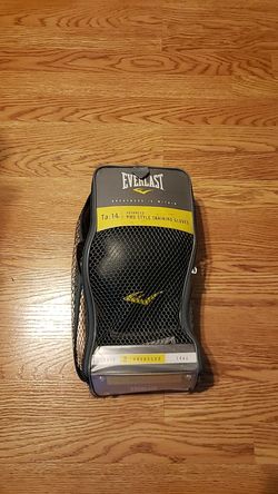 Everlast 14 oz. Training Gloves