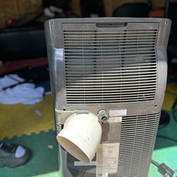 Ac /Heat Window unit 