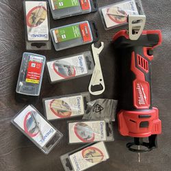 Milwaukee M18 Cut Out Tool With Bits