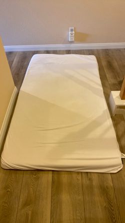 Twin mattress topper with removable cloth cover