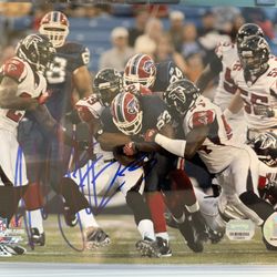 Marshawn Lynch Autographed 8x10 Photo