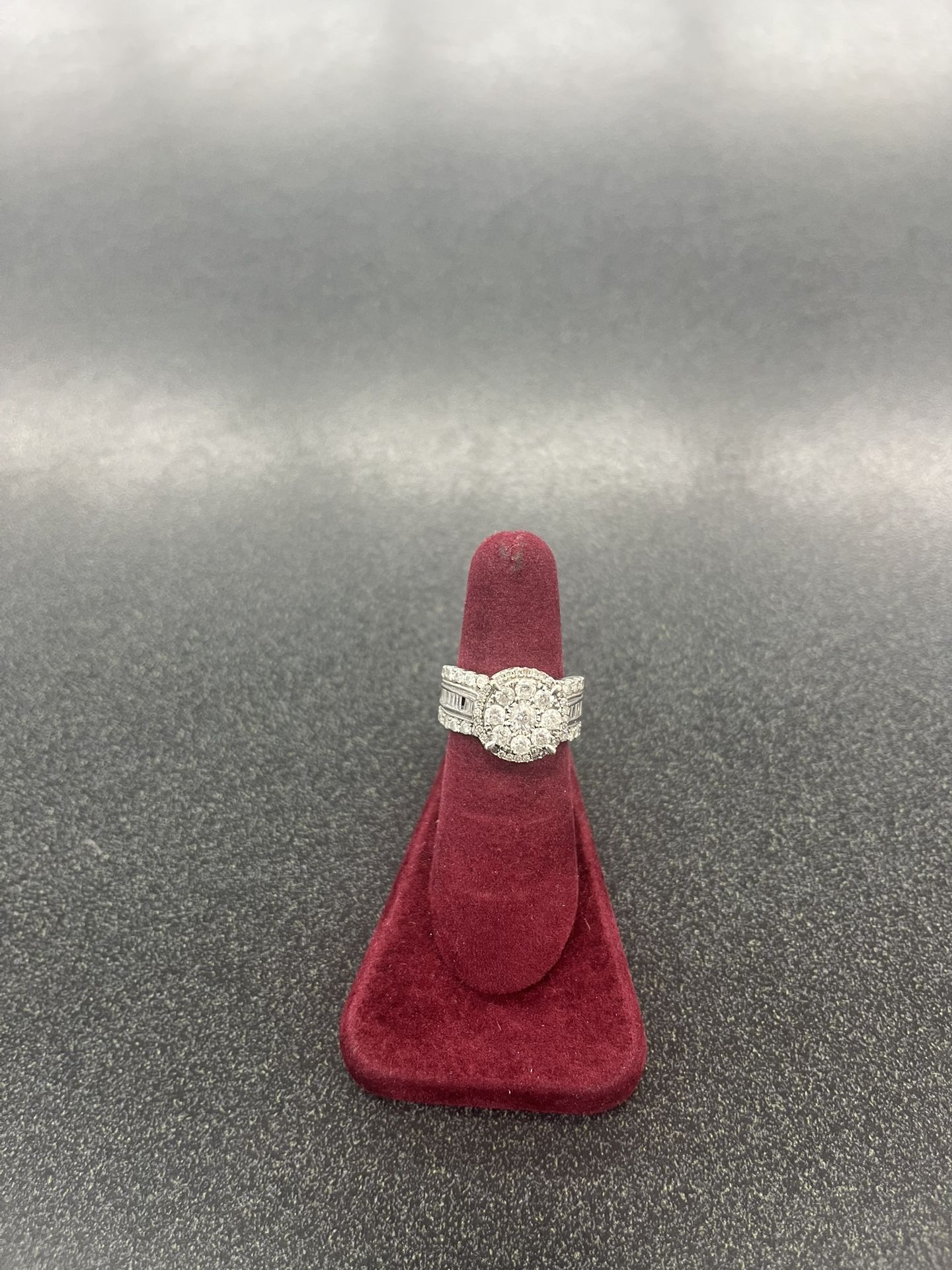 Engagement Ring 10k White Gold 7 Grms