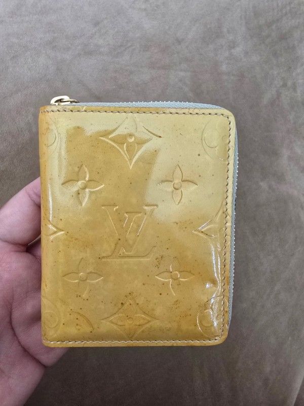 Louis Vuitton Vernis Compact Wallet