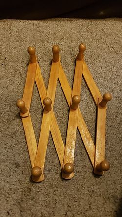 Wooden Accordion Expandable Coat and Hat Hanger Rack