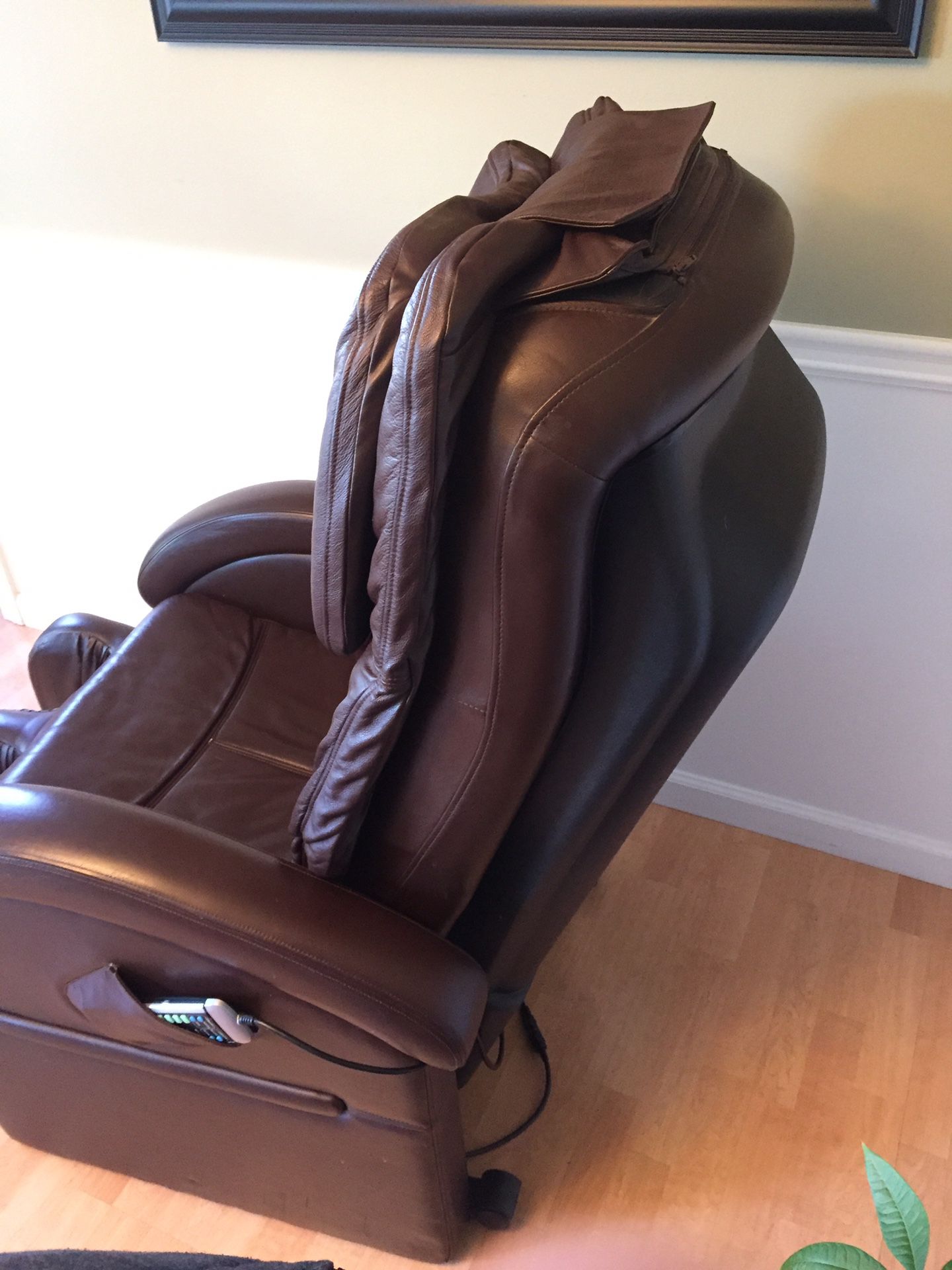 Mo Cuishle Shiatsu Head And Neck Massager for Sale in Oak Island, NC -  OfferUp