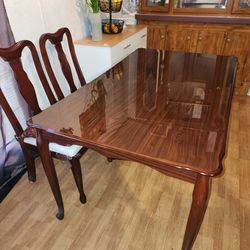 Comedor Con 6 Sillas/ Dinning Table With 6 Chairs