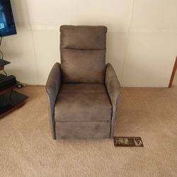 LIFT CHAIR