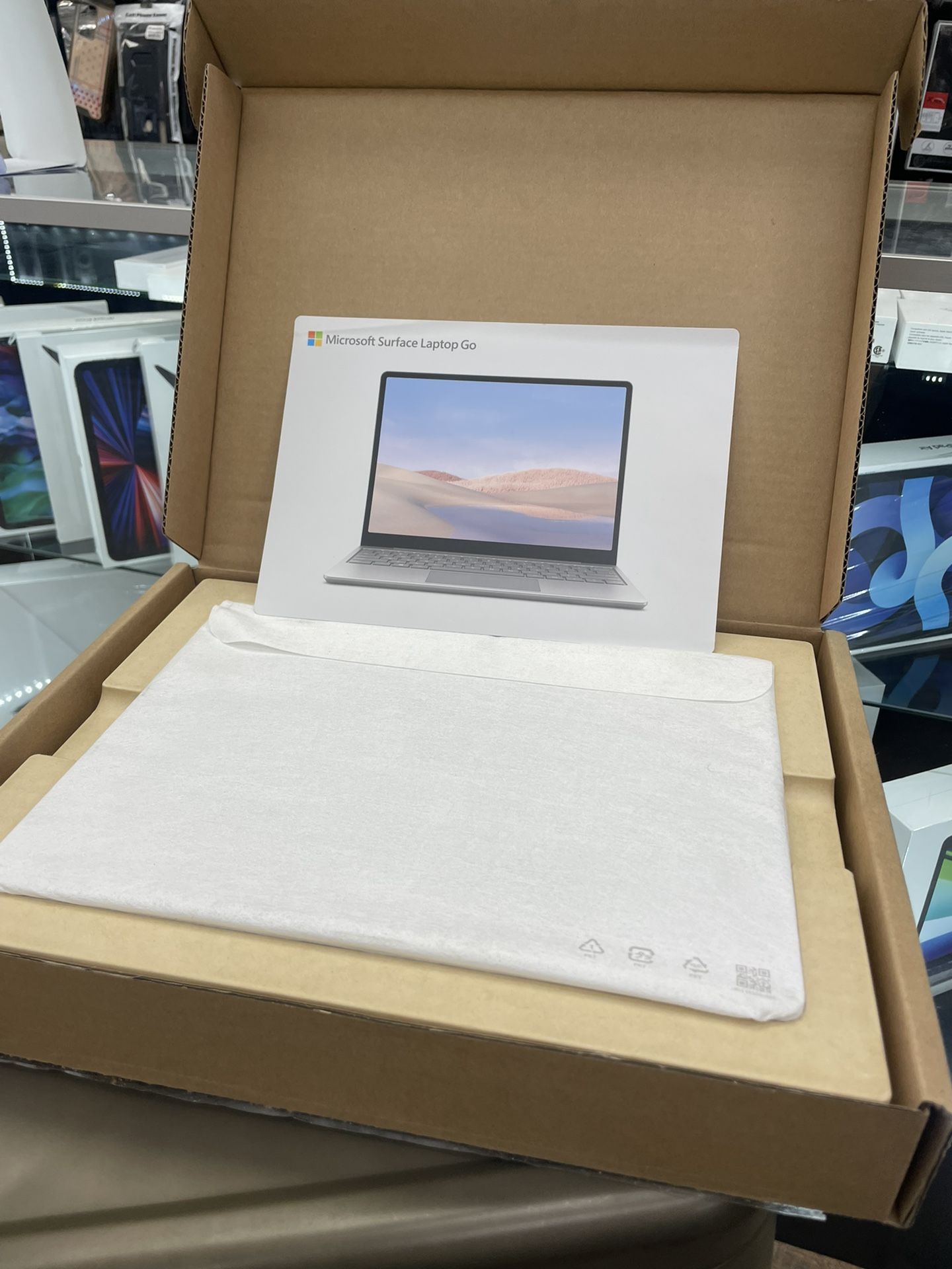 Microsoft Surface Laptop Go 