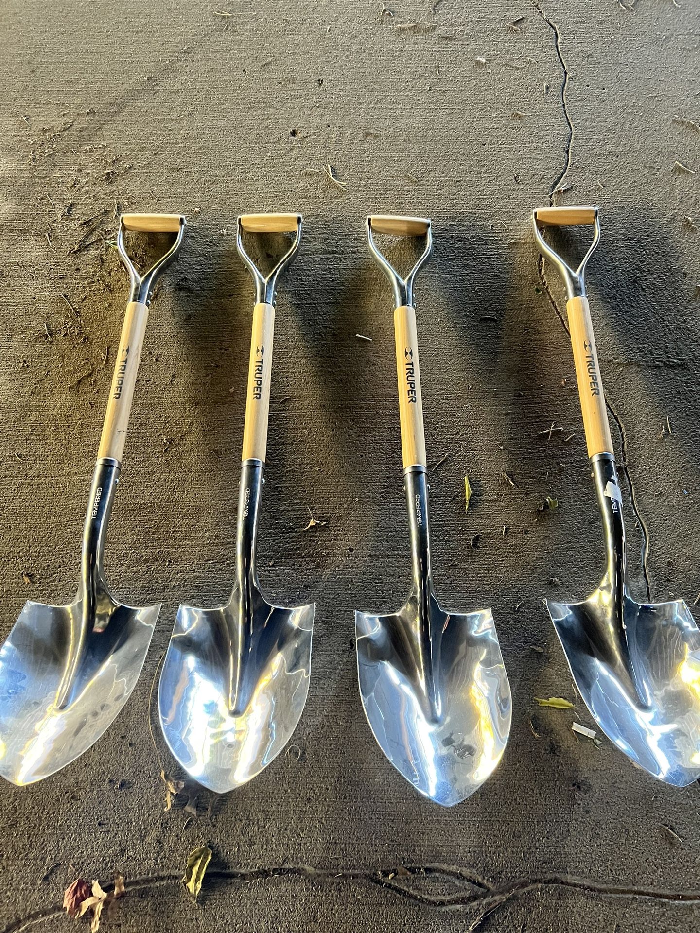 Truper Aluminum Shovels