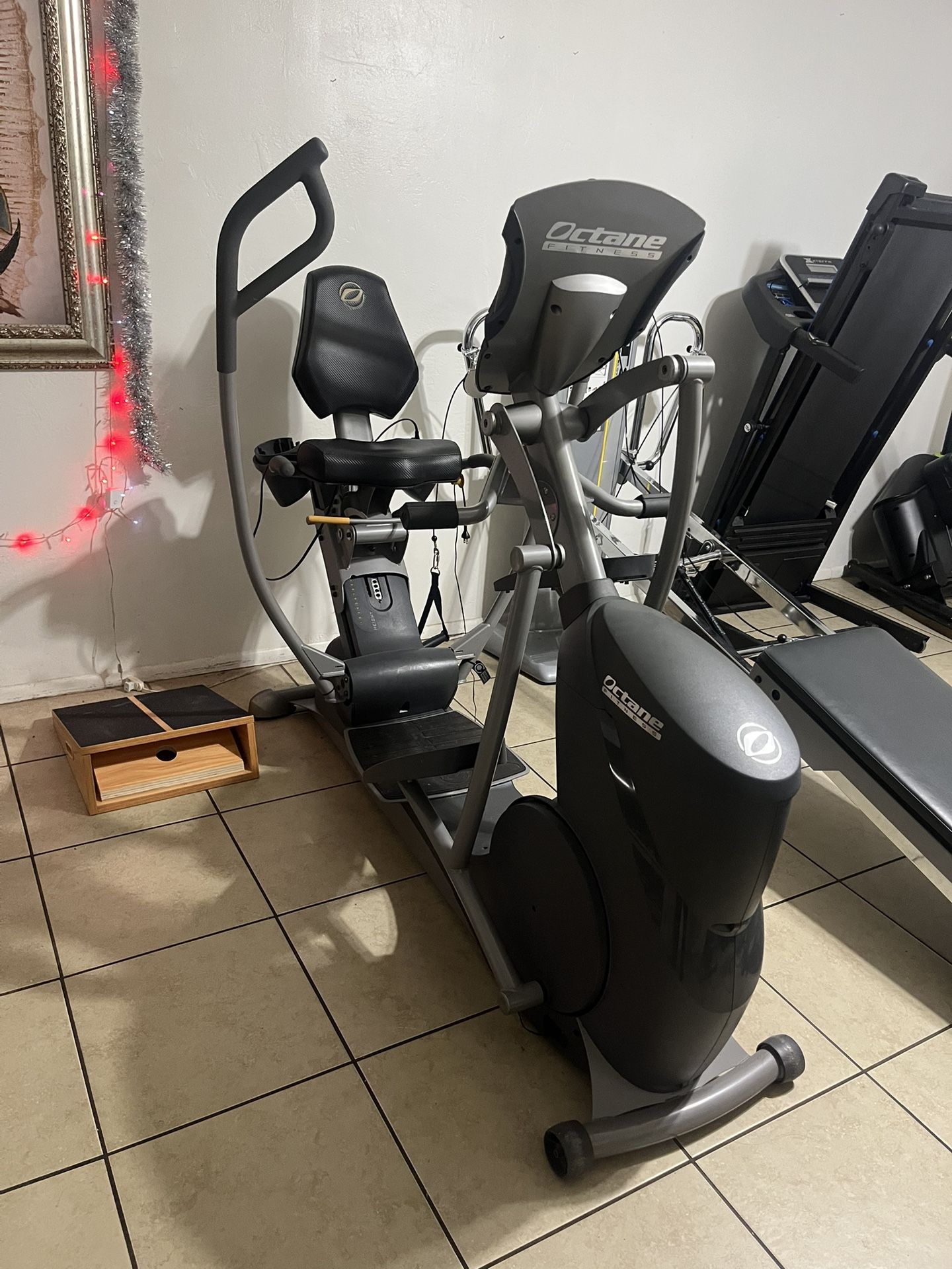 Octane Fitness xR6e Elliptical Cross Trainer 